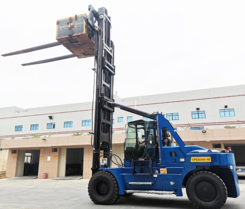 Boat Forklift X3.jpg
